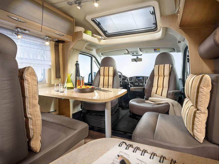 Интерьер Burstner Travel Van 2008 года  (фото 4 из 14)